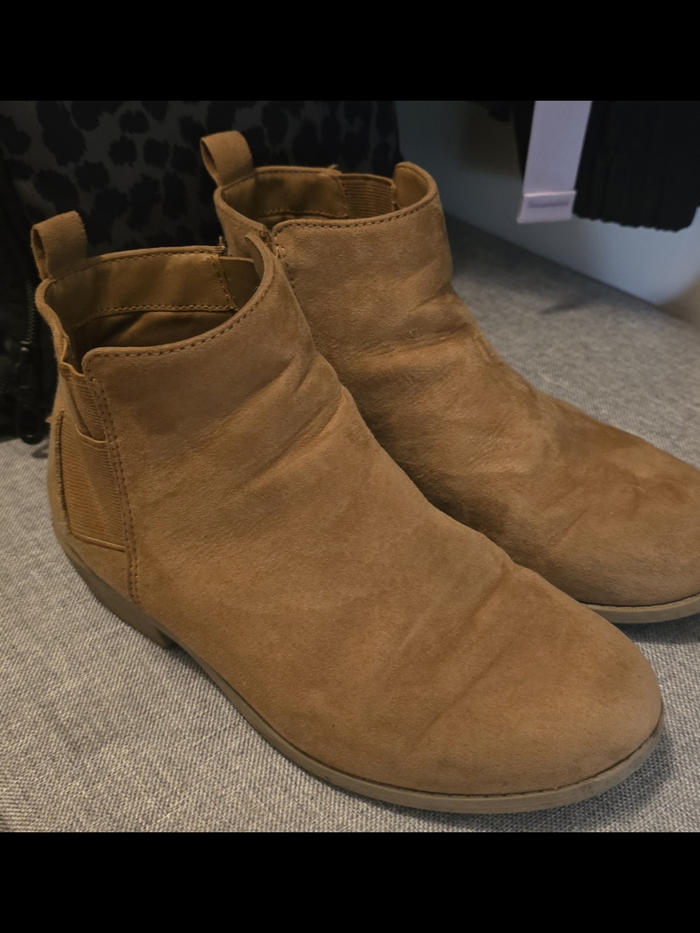 wonder nation Girls' Tan Slip-On Chelsea Boots